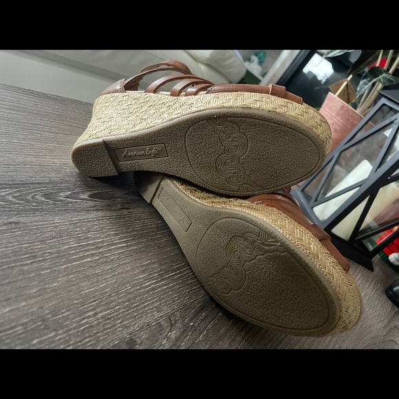 American Eagle Wedges/Sandals - Picture 3 of 4